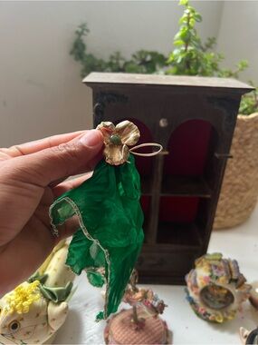 Vintage Green Silk Floral Scarf Clip